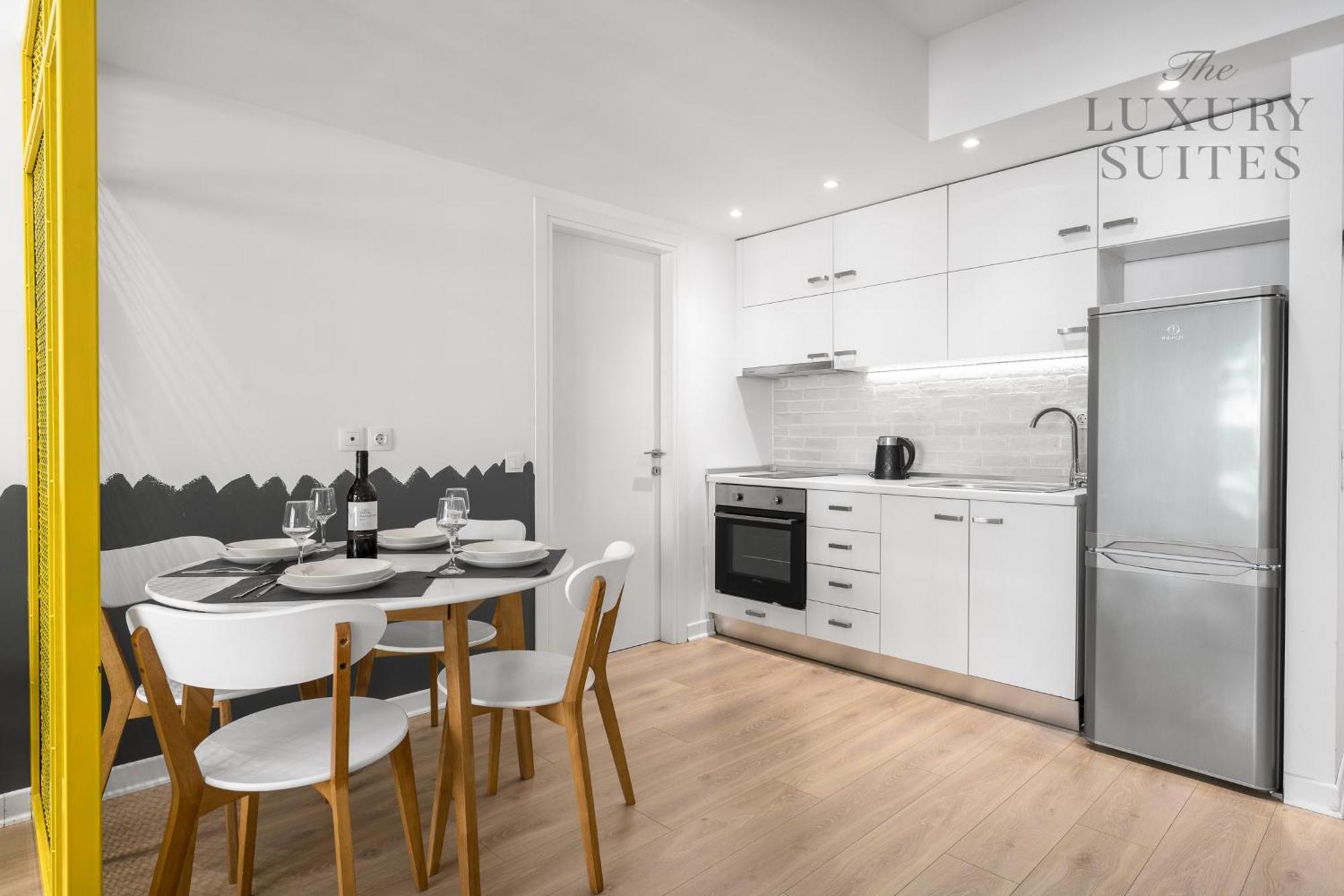 Nyma White Apartments, The Luxury Suites テッサロニキ エクステリア 写真